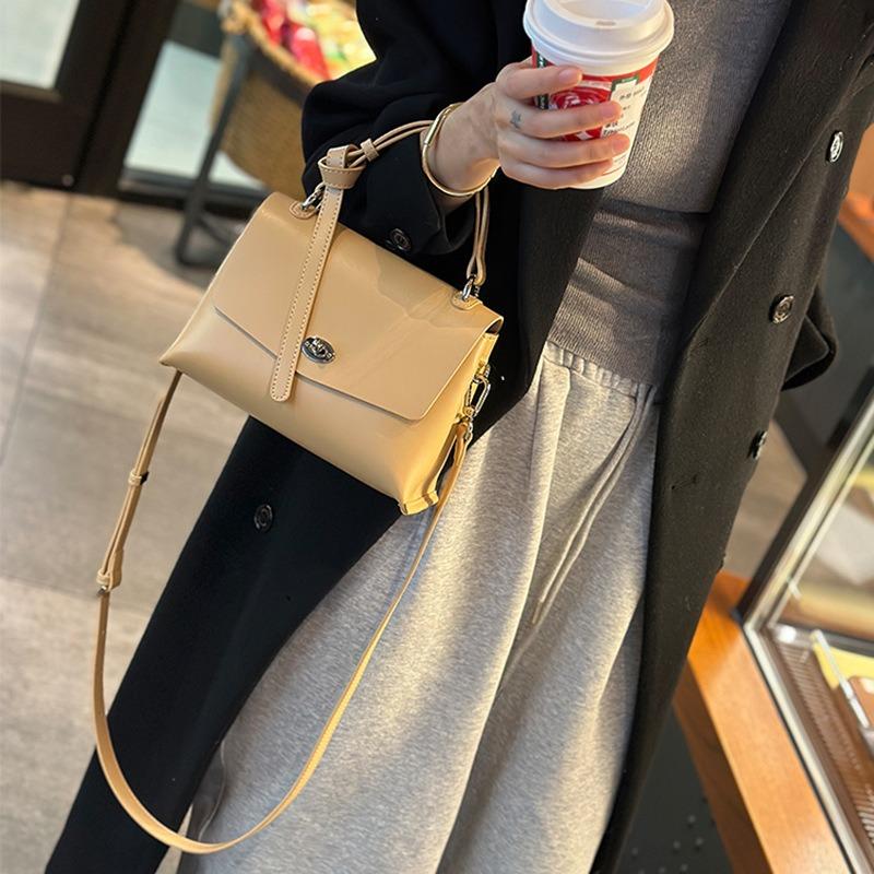 The First Layer of Cowhide Lock Handbag Spring/summer Superior Sense All-in-one Shoulder Bag Commuter Diagonal Bag Women's Bag