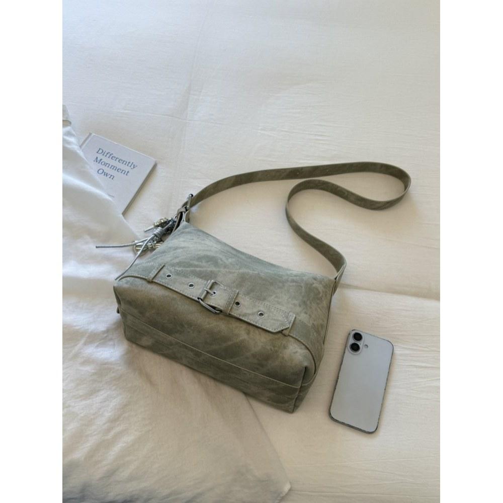 Women Vintage Large Capacity Soft PU Shoulder Bag with Belt Detail for Daily Commute