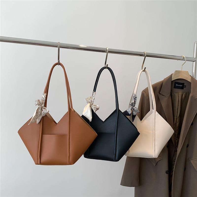 Early Spring New Large-capacity Solid Color Simple Casual Fashion Women's Bag Commuter Shoulder Popular Tote Bag