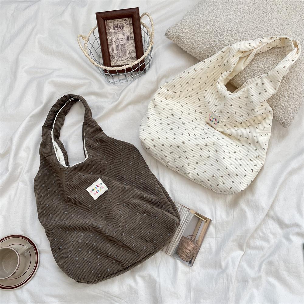1 New large-capacity lazy wind autumn and winter corduroy portable leisure commuting single shoulder heart bag
