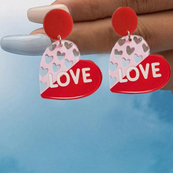 

A pair of acrylic sweet girl Valentine s Day anti-collision earrings, suitable for daily leisure outdoor travel червоний