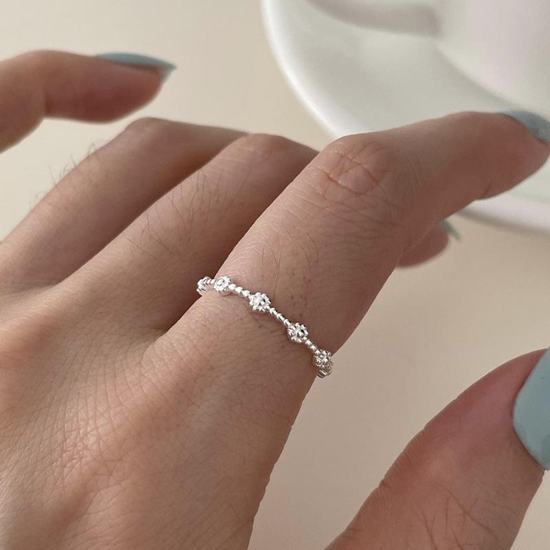 

And Versatile Trendy Womens Copper Ring With Distinctive Hollow Geometry Floral J4809