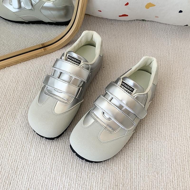 

Fashion little white shoes women s ballet autumn new shoes niche women s shoes casual board shoes retro shoes 40 срібний