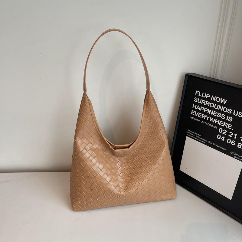 New fashion niche popular solid color woven tote bag versatile shoulder women's bag