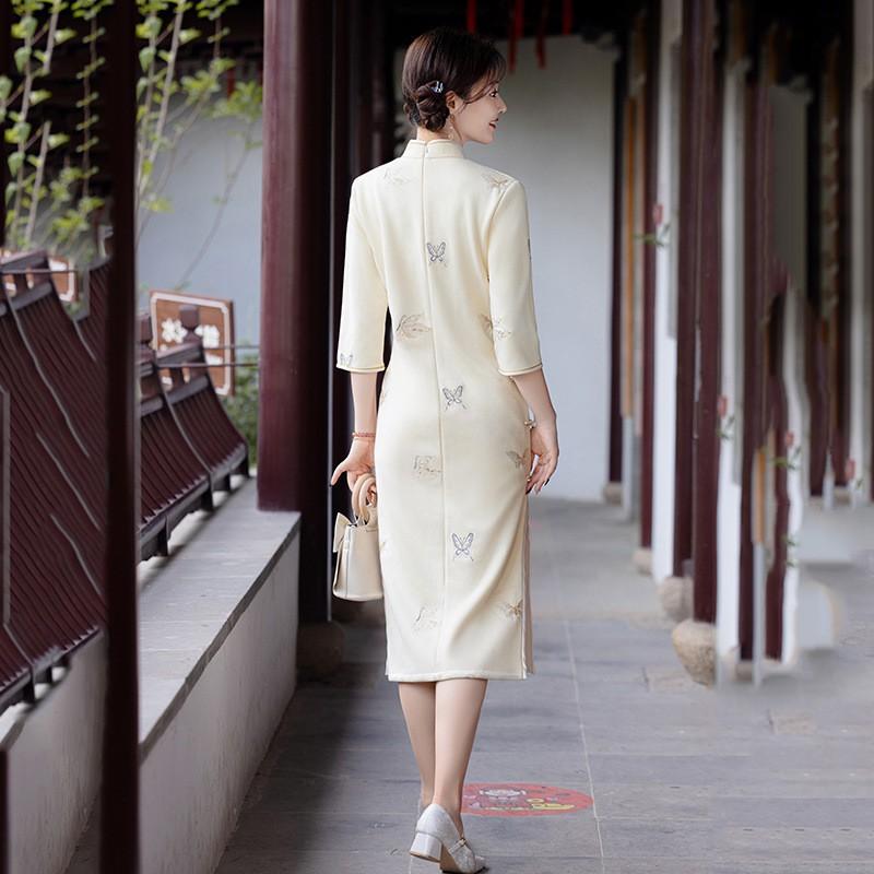 Womens Vintage-Inspired Qipao Dress With Embroidery Fitted Waist Stand Collar 7/8 Sleeve Chic
