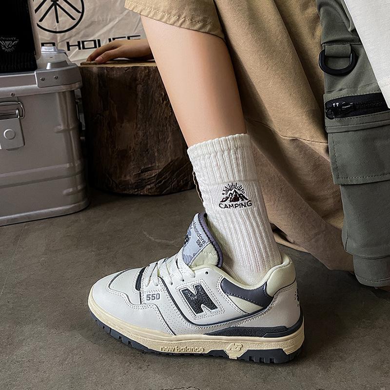Men's Mid-Calf Snow Mountain Embroidery Retro Sports Socks - Spring & Autumn Style, Classic Thick Thread Cotton Basketball Socks.