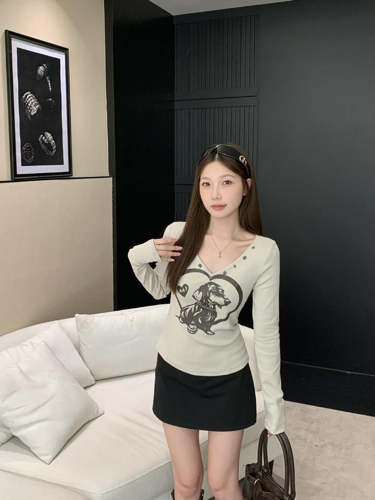Plus Size Women's Retro V-neck Printed Long Sleeve T-shirt - Autumn Winter Spicy Girl Style