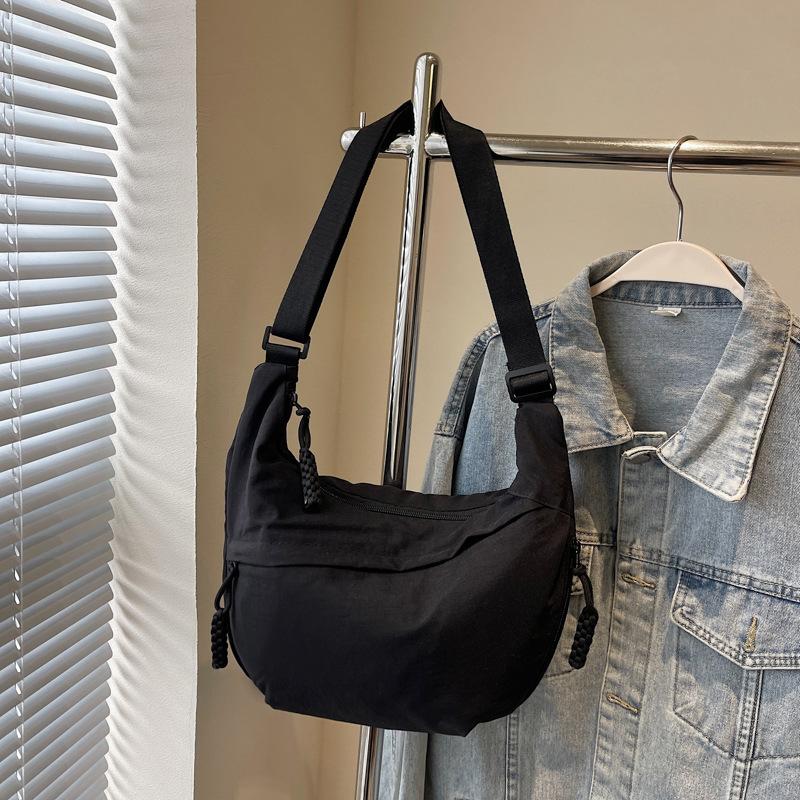 Casual dumpling bag, high-quality texture versatile large-capacity messenger bag, women's new class commuter bag