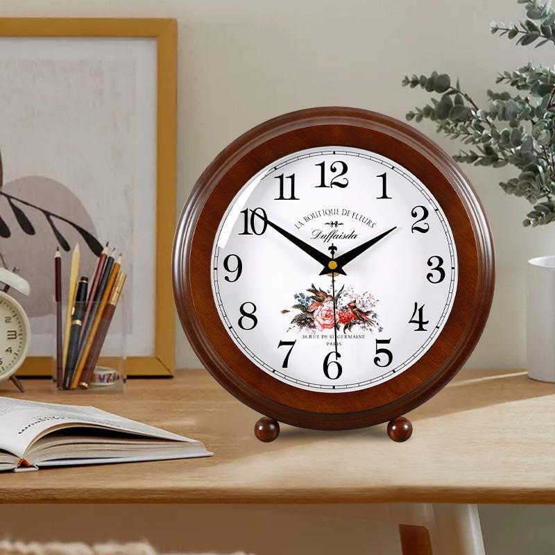 2025 new wooden American-style silent home desktop table clock, pastoral, personalized and creative table clock