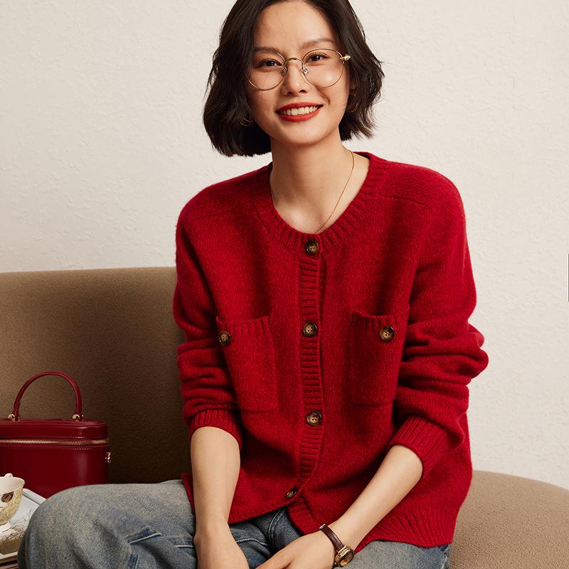 Women's Retro Floral Button-Up Cashmere Cardigan - Round Neck, Thick, Double Pocket, Slimming Knit Sweater for Autumn/Winter