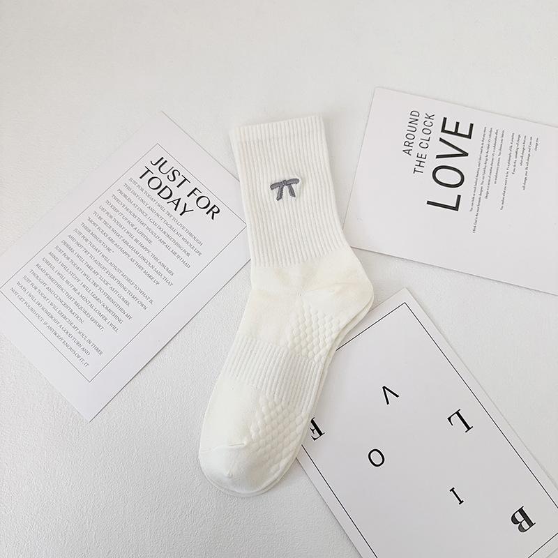 Women's Spring and Autumn New Embroidered Bowknot Mid-tube Socks Combed Cotton Women's Socks