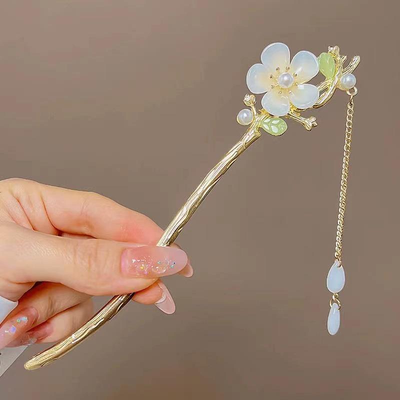 White Magnolia Tassel Hairpin, Ancient Cloud Design, Hanfu Style Women's Jewelry Gift