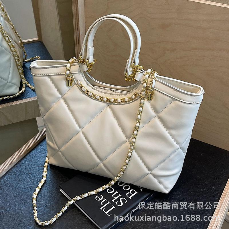Premium diamond chain bag women's 2025 new trendy summer shoulder underarm bag large capacity popular tote bag