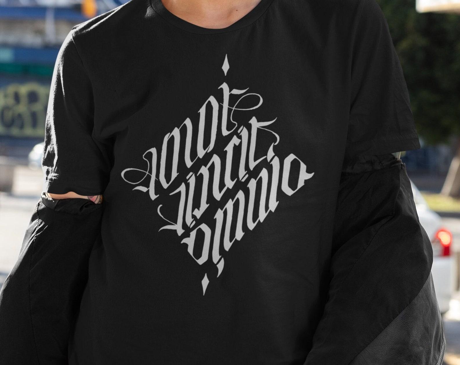 Gothic Lettering T-Shirt: Omnia Vincit Amor Ambigram Design S