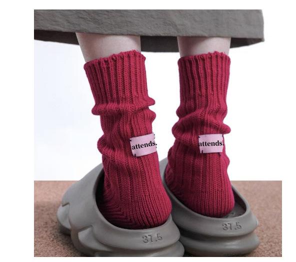 

Модные женские носки средней длины Crestar, милые носки для леди и девочек, однотонные с розовой этикеткой, теплые носки на весну, осень, зиму, мягкие домашние носки средней длины из хлопка One Size красный