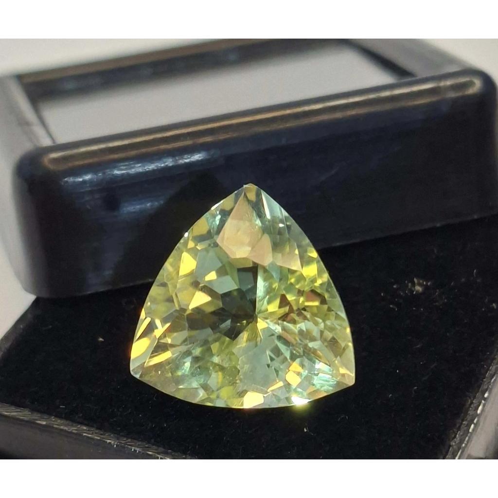 Natural Bi-Color Tourmaline 5-7 Ct Trillion Cut Beautiful Loose Gemstone