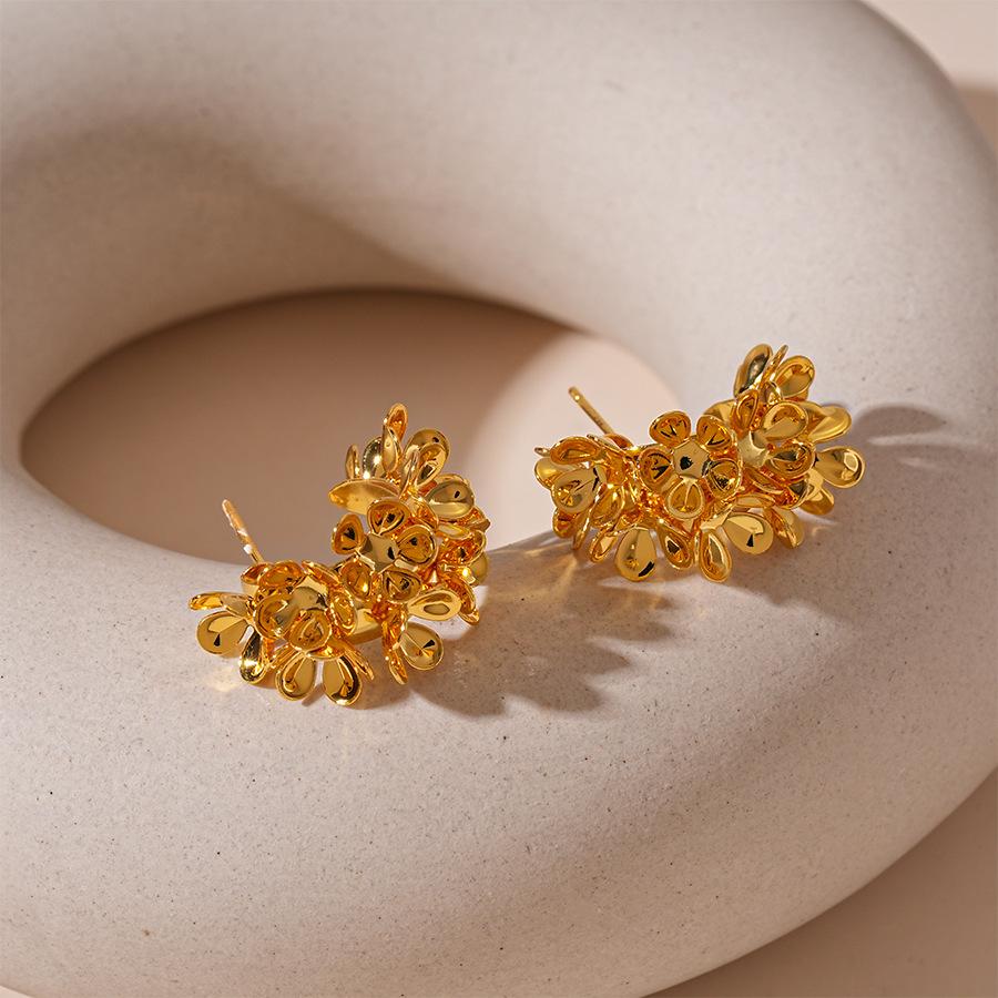 Premium Flower C-Shaped Geometric Silver Needle Earrings Commuter Earrings