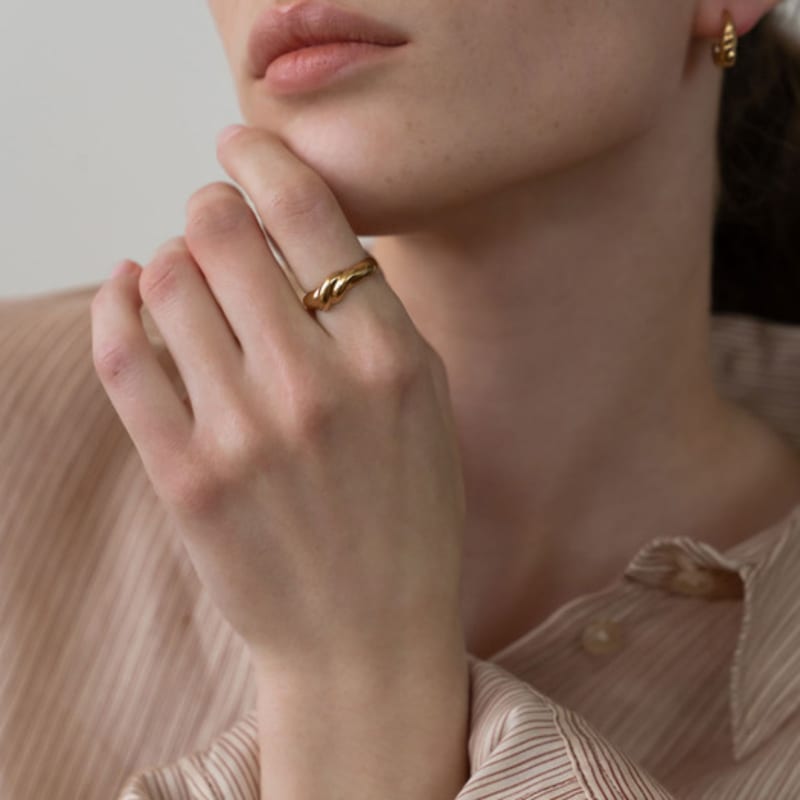 Dawn of Me Bold Torsion Ring