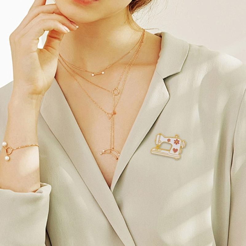 Creative Cartoon Sewing Machine Brooch Zinc Alloy Fashion Accessory Secure Pin Easy To Wear Gift for Craft Lovers