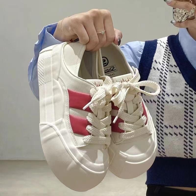 Fashion 2024 New Women's Stable Thick Sole Sports Shoes Fashionable Spring and Autumn Vulcanized Lace Up Shoes