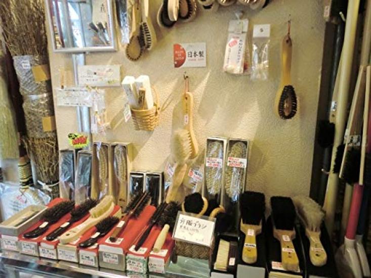 Original Back Scratching White Pig Made in from a Famous Brush Specialty Store Brush, Bristles, Japan, Long-Established,