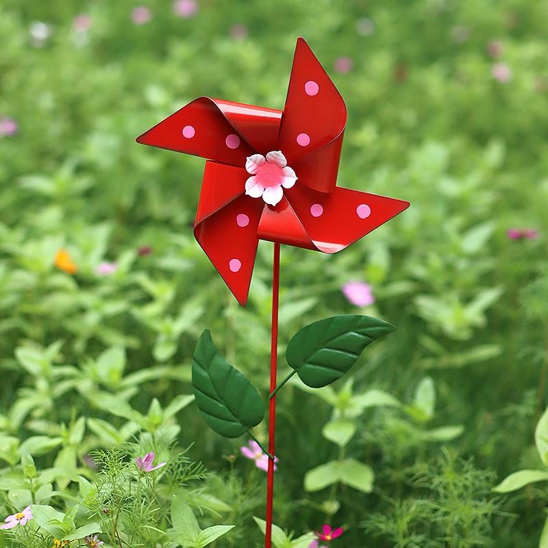 

Outdoor Wrought Iron Windmill Garden Decor: Rotating Wind Direction Ornament for Creative Courtyard Landscaping