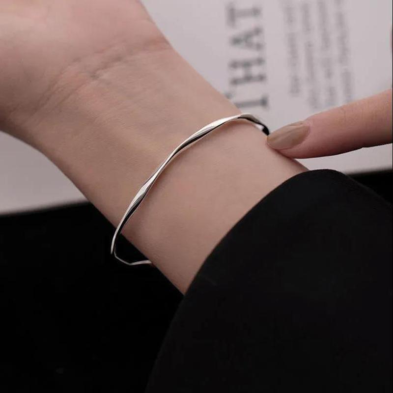 Silver Twisted Wave Bracelets Bangles for Women Hand Jewelry New Fashion Cuff Bangles Girl Simple Accessories Pulseras