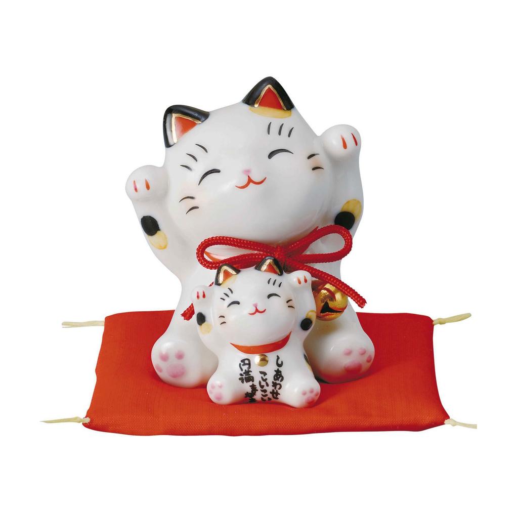 Yakushi Kiln Color Painting Harmony Maneki Neko (Friendship)