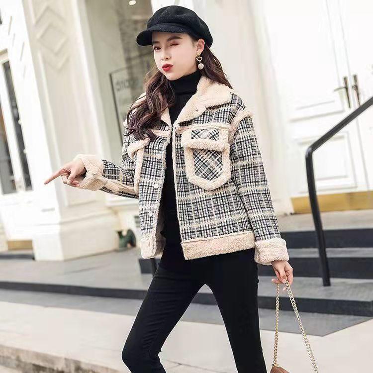 2024 autumn and winter new woolen jacket women's short plush thickened version loose and thin versatile plaid jacket tide