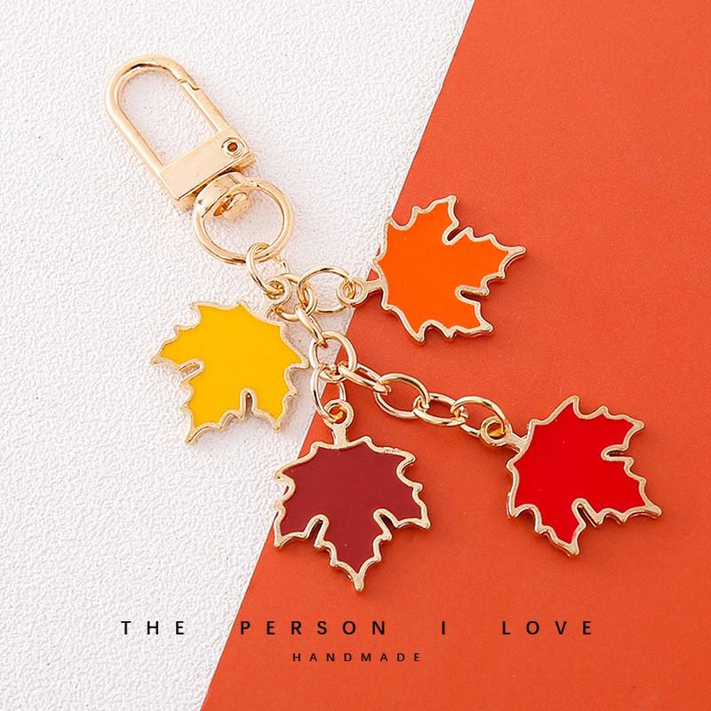 Handmade Maple Leaf Drip Oil Keychain Pendant – Perfect Gift for Bestie or Couple