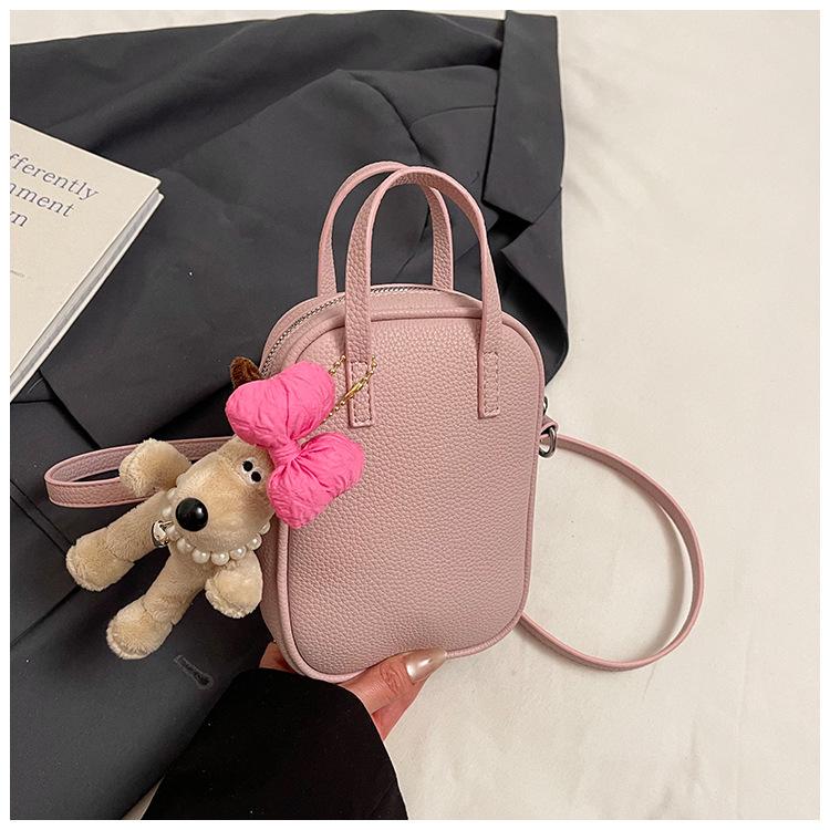 This year's popular fashion messenger small bag for women 2025 spring new trendy retro shoulder commuter bowling bag for women