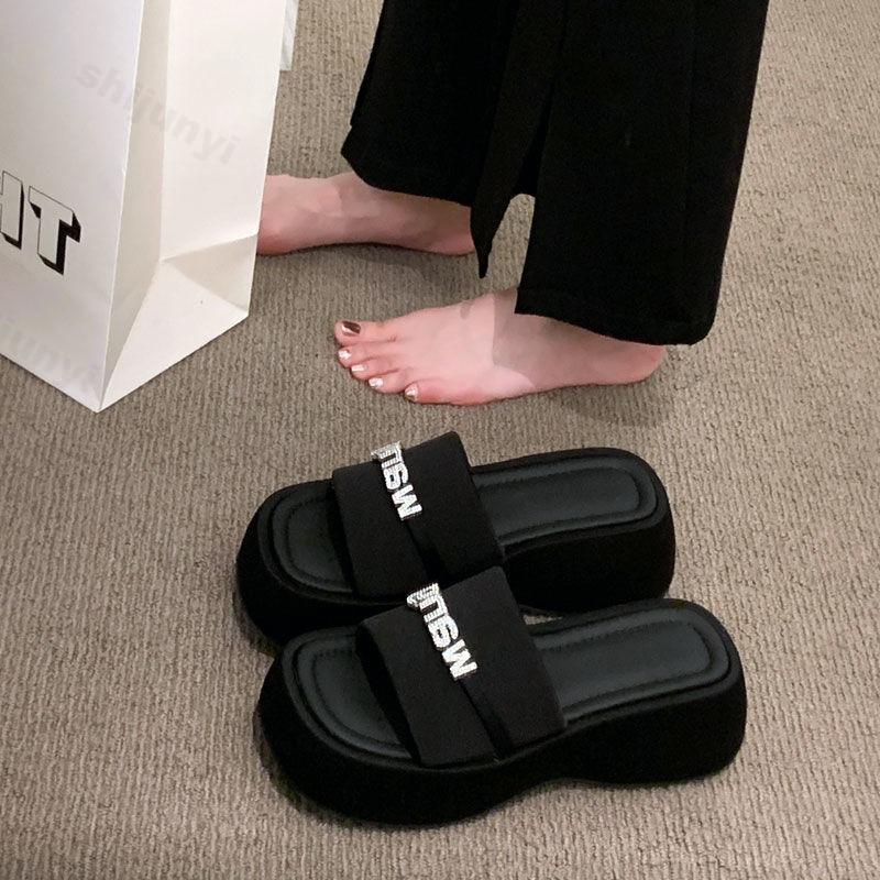 Women's Slippers 2025 New Comfortable Platform Sandals Concise Outdoor Women‘s Closed Toe Beach Muje Summer Shoes