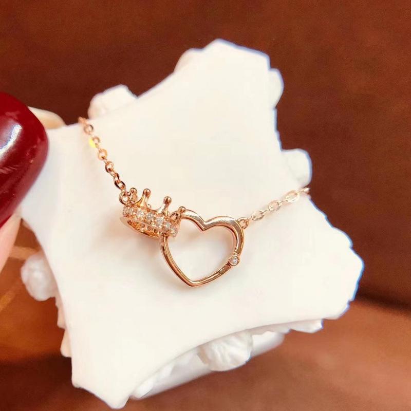 Korean Style Crown Heart Necklace - Light Luxury Niche Collarbone Chain for Women, Best Friend Gift