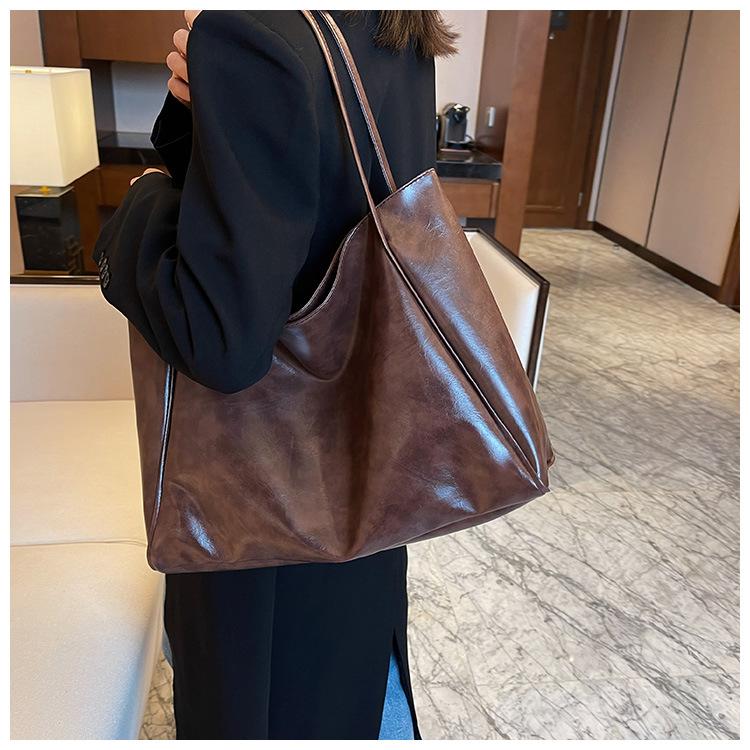 New Women's Large Capacity Tote Bag Soft Leather Shoulder Bag Vintage Casual Handheld Bucket Bag