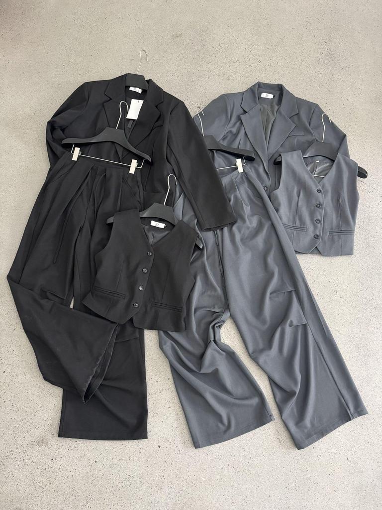 Women's Trendy Three-Piece Suit: Draped Blazer, High-Waist Wide-Leg Pants, and Vest for Spring and Autumn