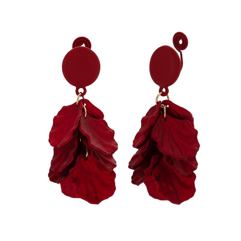 Exquisite Red Petal Tassel Ear Clips - Retro Hong Kong Bridal Earrings, Women's Fashion, No Piercing Needed.