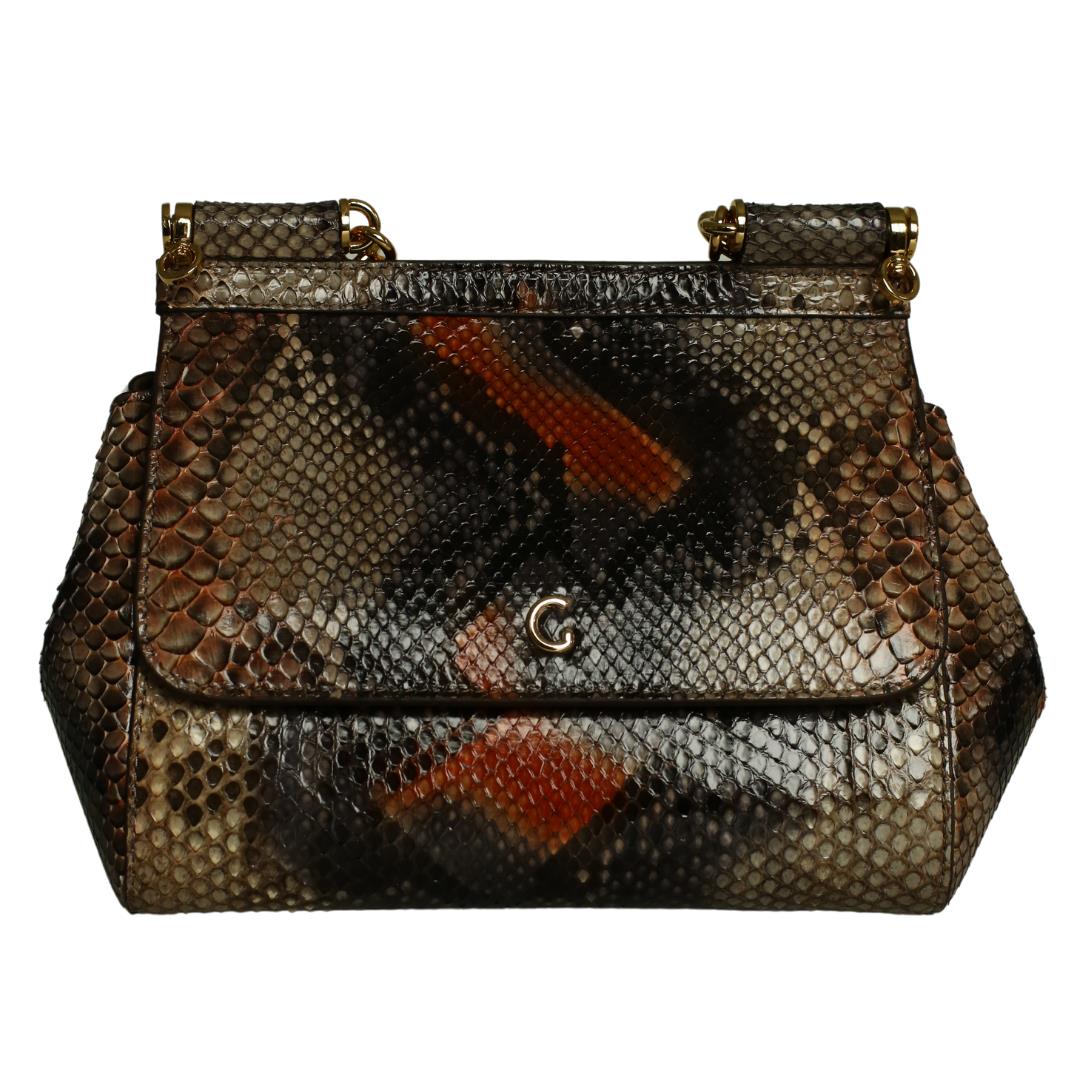 

Модель женской сумки из натуральной кожи ограниченного выпуска