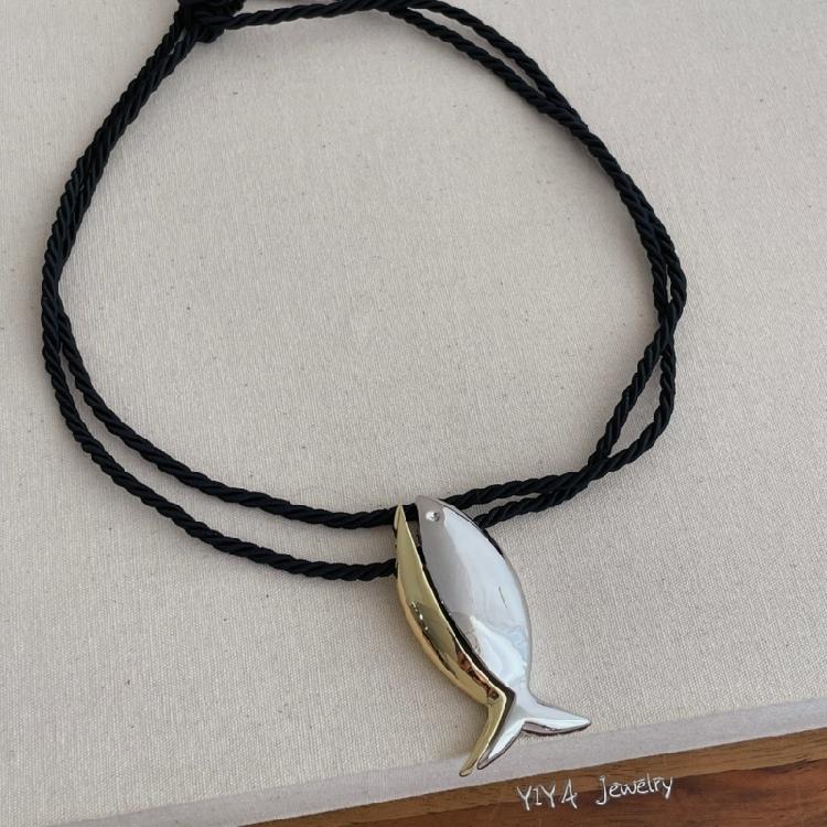 Elegant Minimalist Fish Necklace High Quality Alloy Finish Smooth Brims Lightweight Design Perfect Gift for Her