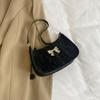 Women's niche design fashionable winter armpit bag women's new simple trend shoulder crescent bag
