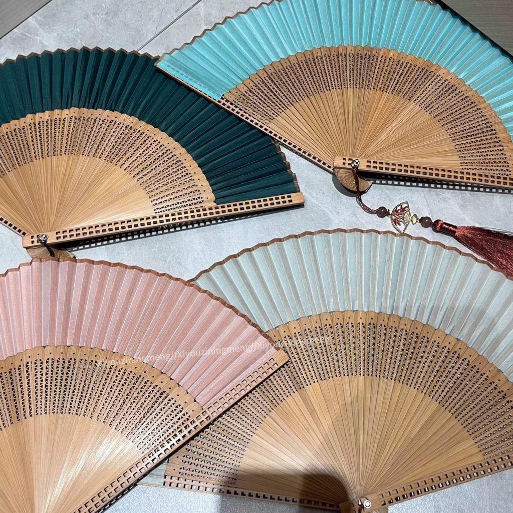 Fan, a New Chinese-Style Folding Fan for Home Use, Solid Color Fan, Chinese Style Portable Hollow Bamboo Fan, Suitable for Pairing with Qipao and