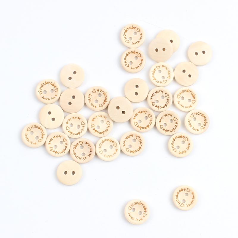 100 pezzi 15/20/25 mm intagliati fatti a mano con amore Bottoni in Legno Dorso Piatto 2 Fori Bottone di Legno Strumenti per Cucire Fai da Te Scrapbooking Artigianato
