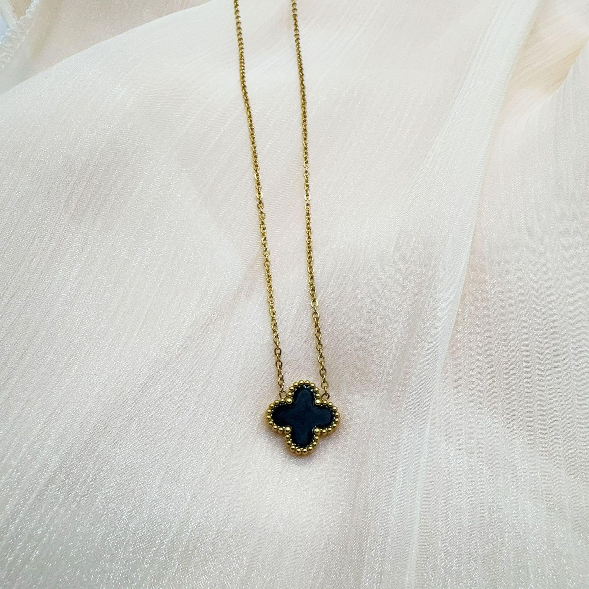 

13mm Fashion Jewelry Titanium Steel Premium Feeling Four Leaf Clover Necklace For Women No Color Loss Jewelry чорний