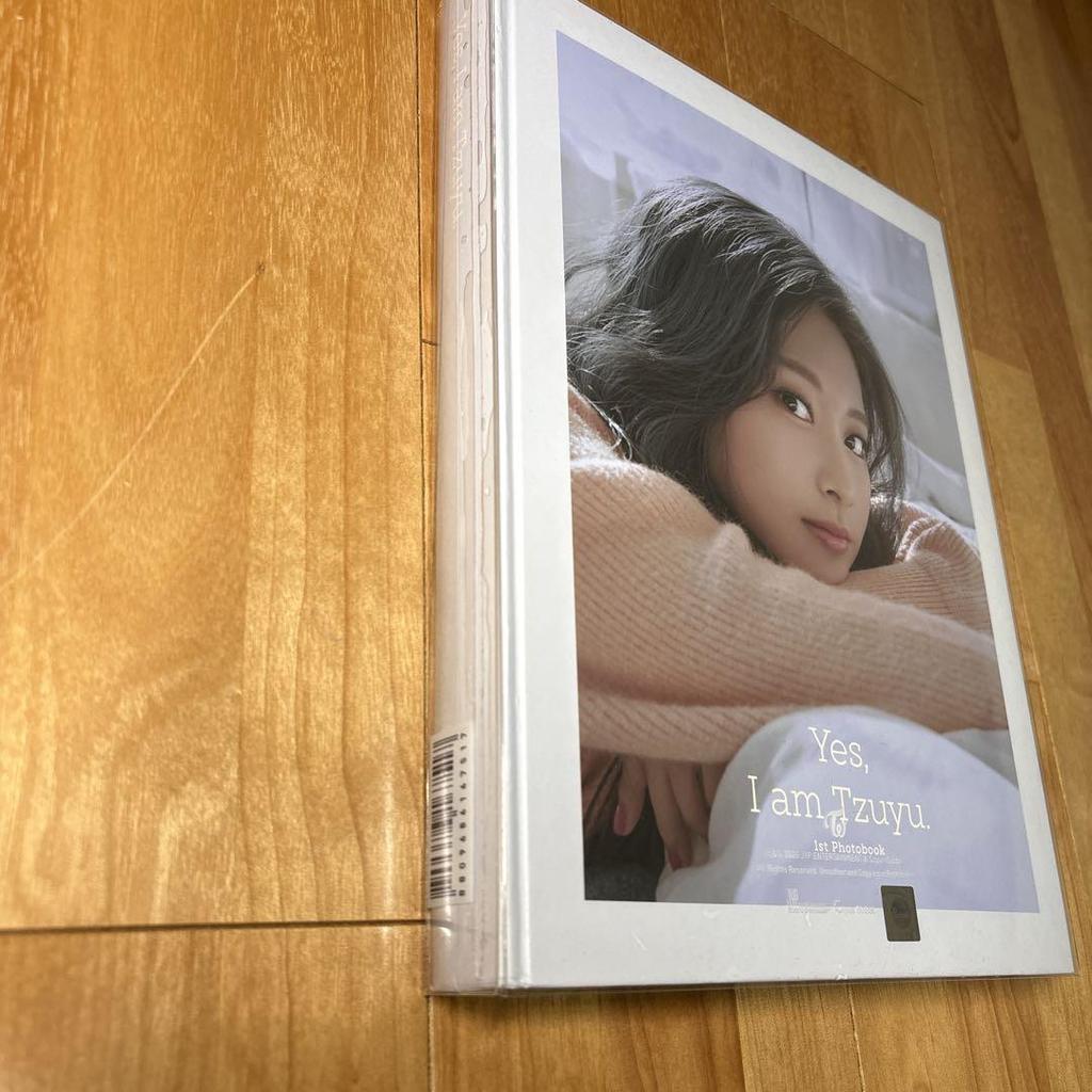[USED] TWICE Tzuyu Photobook Album Yes, I am Tzuyu