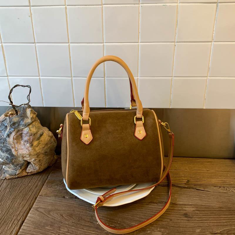 High-end niche bag women's leisure Boston bag 2025 new trendy autumn and winter versatile single shoulder crossbody pillow bag