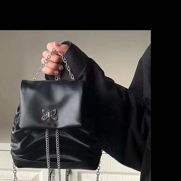 Модная сумка-цепочка с бабочкой милый крутой рюкзак для горячей девушки женский высококлассный мини-рюкзак для студенток серебристый чёрный 2177₽
