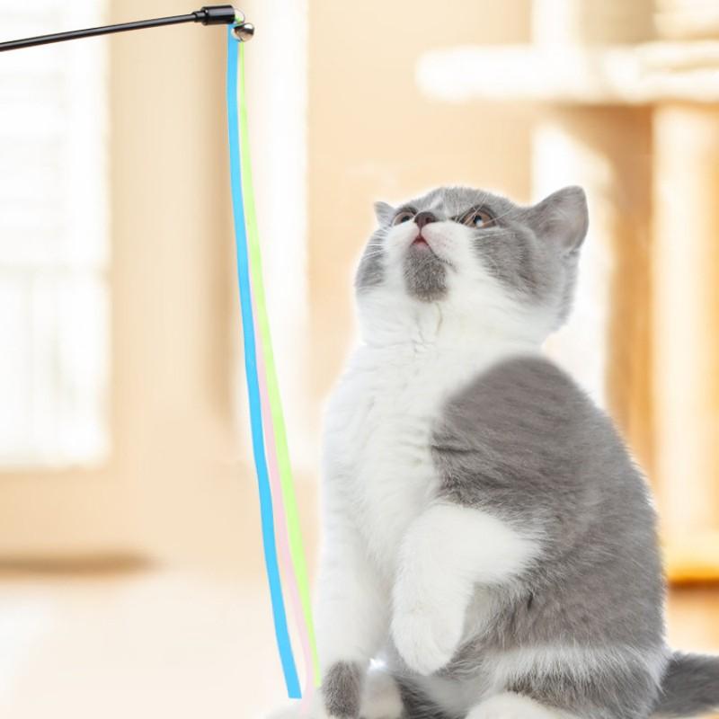 Katzen Spielzeug Farbiges Gurtband Interaktives Katzenspielzeug mit Glocke Katzen Reizangel 40cm Langer Griff Gurtband Quaste Spielzeug für Katzen zum Reizen