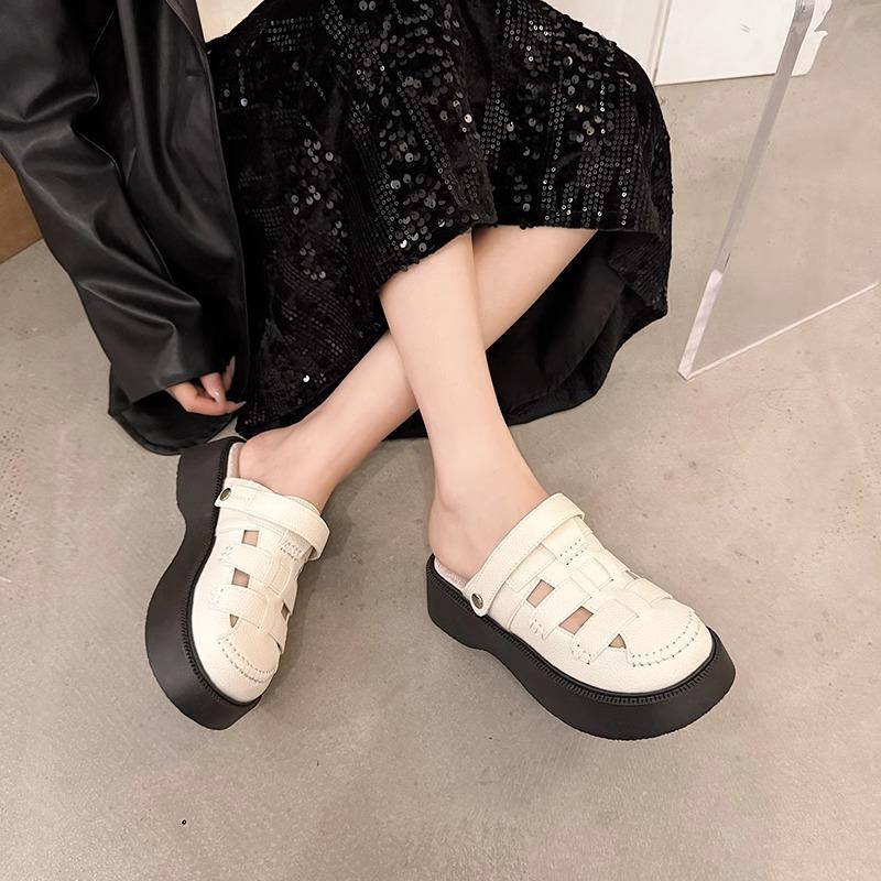 Premium Cool Slippers Women's Summer Wear 2025 New Platform Casual Beach Sandals Fashion with Skirt One-word Drag