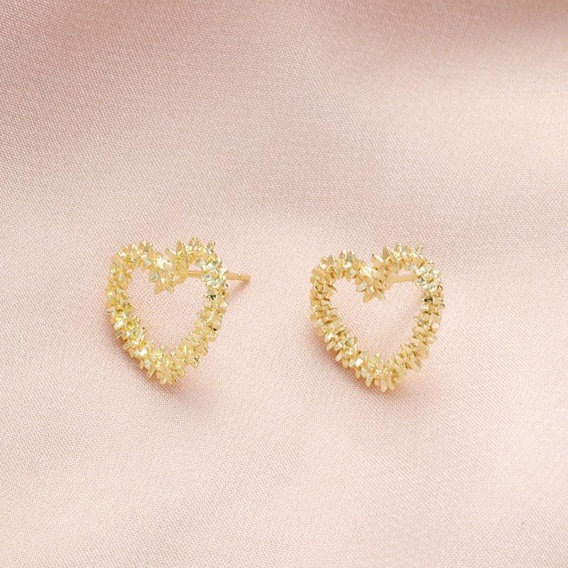 

Love stud earrings are versatile, premium non-fading earrings, gold gifts, new niche earrings. золотой