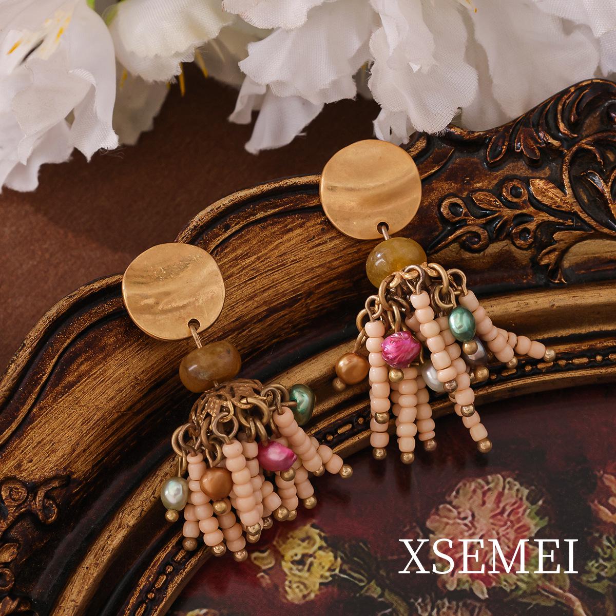 

Ретро Нишевый Дизайн Дофаминовое Многослойное Ожерелье из Пресноводного Жемчуга и Комплект Серег-Цепочек на Ключицу в Цветовой Блок