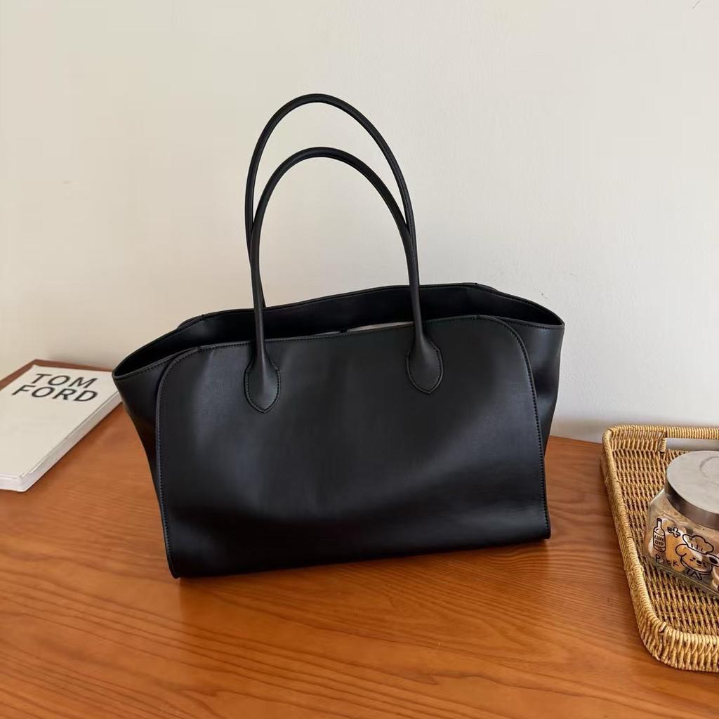 High Quality Minimalist Tote Bag With Niche Design New Neutral Black Wing Commuting Shoulder Bag Casual Bag